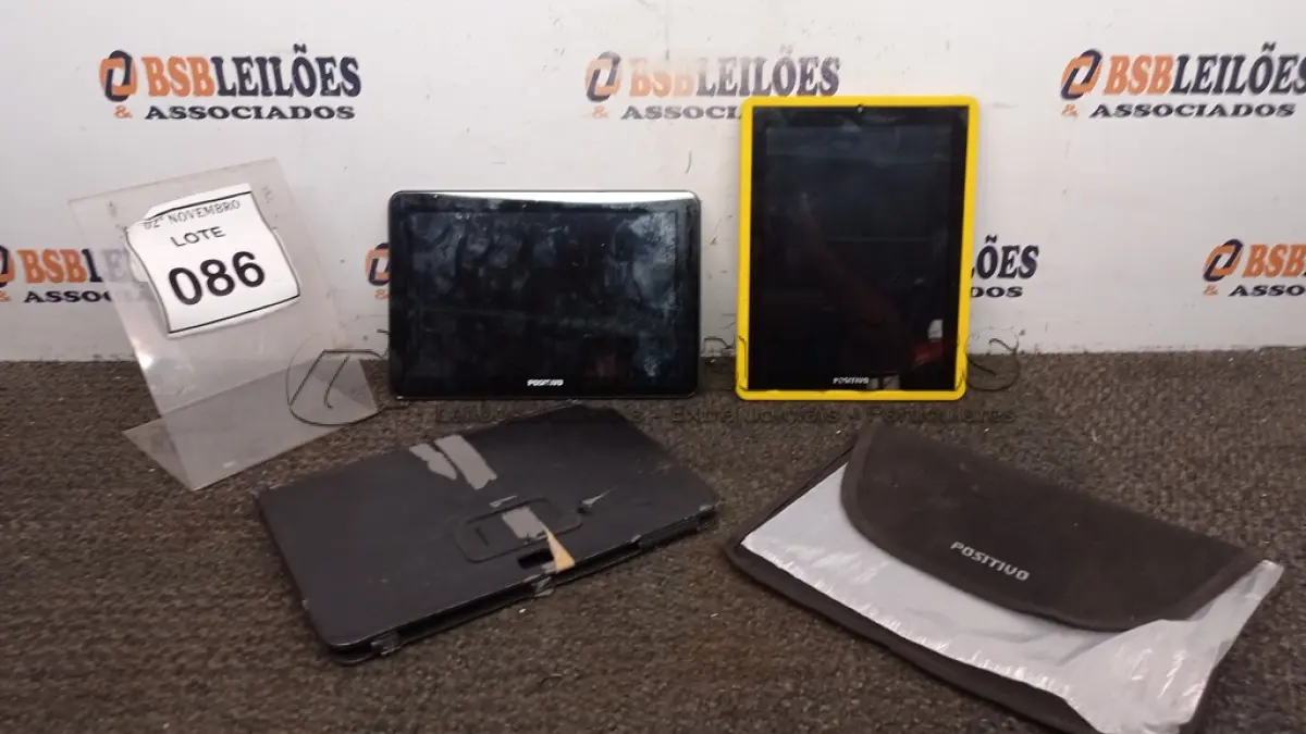 LOTE 086 - 02 TABLETS MARCA POSITIVO COM CAPA. (NO ESTADO) ATENÇÃO! FAZER A VISITAÇÃO ANTES DE ARREMATAR, NÃO SABEMOS SE FUNCIONA, LEILÃO NÃO TEM GARANTIA E NEM DEVOLUÇÃO, SUJEITO A POSSÍVEIS AVARIAS VISÍVEIS/OCULTAS E/OU AUSÊNCIA DE COMPONENTES.
