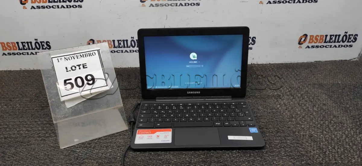 LOTE 509 - 01 NOTEBOOK TELA 11.6’’ 2GB DE MEMÓRIA MARCA SAMSUNG. (NO ESTADO) ATENÇÃO! FAZER A VISITAÇÃO ANTES DE ARREMATAR, NÃO SABEMOS SE FUNCIONA, LEILÃO NÃO TEM GARANTIA E NEM DEVOLUÇÃO, SUJEITO A POSSÍVEIS AVARIAS VISÍVEIS/OCULTAS E/OU AUSÊNCIA DE COMPONENTES.