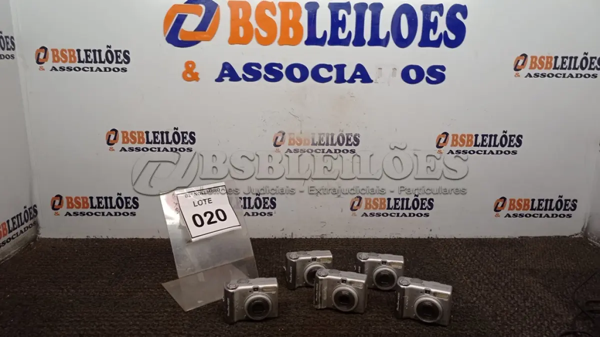 LOTE 020 - 05 CÂMERAS FOTOGRÁFICAS MODELO POWERSHOT A520 MARCA CANON (NO ESTADO) ATENÇÃO! FAZER A VISITAÇÃO ANTES DE ARREMATAR, NÃO SABEMOS SE FUNCIONA, LEILÃO NÃO TEM GARANTIA E NEM DEVOLUÇÃO, SUJEITO A POSSÍVEIS AVARIAS VISÍVEIS/OCULTAS E/OU AUSÊNCIA DE COMPONENTES.