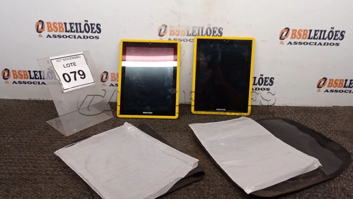 LOTE 079 - 02 TABLETS MARCA POSITIVO COM CAPA. (NO ESTADO) ATENÇÃO! FAZER A VISITAÇÃO ANTES DE ARREMATAR, NÃO SABEMOS SE FUNCIONA, LEILÃO NÃO TEM GARANTIA E NEM DEVOLUÇÃO, SUJEITO A POSSÍVEIS AVARIAS VISÍVEIS/OCULTAS E/OU AUSÊNCIA DE COMPONENTES.