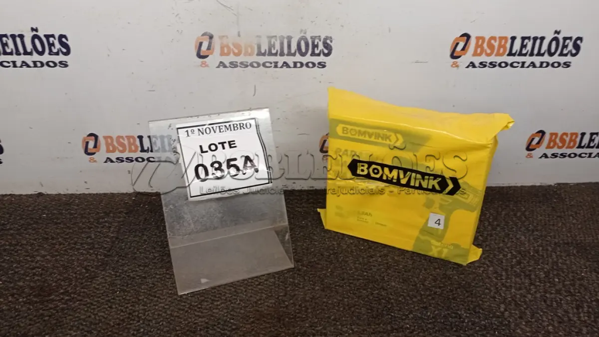 LOTE 035 - 01 PARAFUSADEIRA A BATERIA 12V 2BITS E CARREGADOR (PRODUTO NOVO). (NO ESTADO) ATENÇÃO! FAZER A VISITAÇÃO ANTES DE ARREMATAR, NÃO SABEMOS SE FUNCIONA, LEILÃO NÃO TEM GARANTIA E NEM DEVOLUÇÃO, SUJEITO A POSSÍVEIS AVARIAS VISÍVEIS/OCULTAS E/OU AUSÊNCIA DE COMPONENTES.