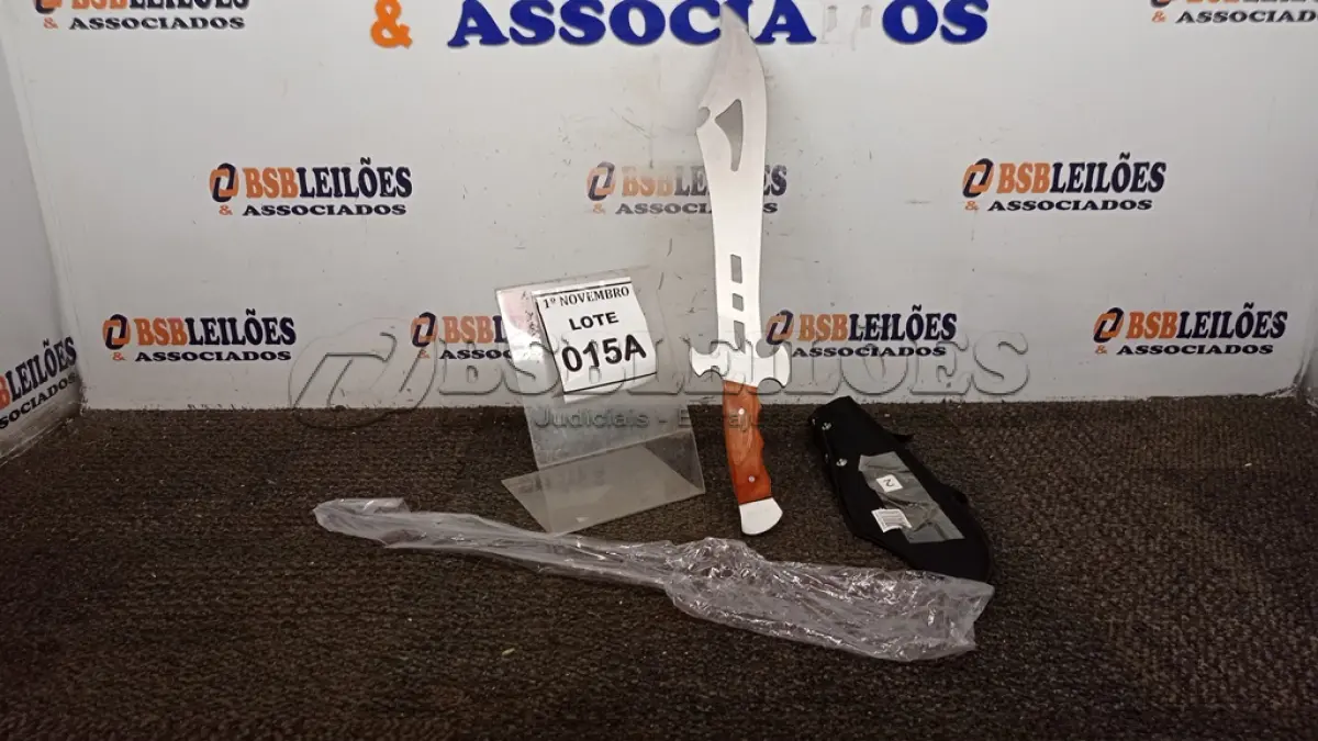 LOTE 015 - 01 FACÃO MEDIEVAL IMPORTADA AÇO INOXIDÁVEL CABO EM MADEIRA FULL TANG BAINHA DE NYLON TAMANHO TOTAL 50CM PESO 526G JÁ AFIADA (PRODUTO NOVO) (NO ESTADO) ATENÇÃO! FAZER A VISITAÇÃO ANTES DE ARREMATAR, NÃO SABEMOS SE FUNCIONA, LEILÃO NÃO TEM GARANTIA E NEM DEVOLUÇÃO, SUJEITO A POSSÍVEIS AVARIAS VISÍVEIS/OCULTAS E/OU AUSÊNCIA DE COMPONENTES.