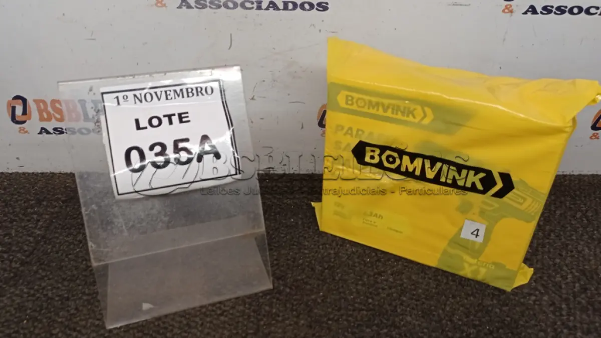 LOTE 035 - 01 PARAFUSADEIRA A BATERIA 12V 2BITS E CARREGADOR (PRODUTO NOVO). (NO ESTADO) ATENÇÃO! FAZER A VISITAÇÃO ANTES DE ARREMATAR, NÃO SABEMOS SE FUNCIONA, LEILÃO NÃO TEM GARANTIA E NEM DEVOLUÇÃO, SUJEITO A POSSÍVEIS AVARIAS VISÍVEIS/OCULTAS E/OU AUSÊNCIA DE COMPONENTES.