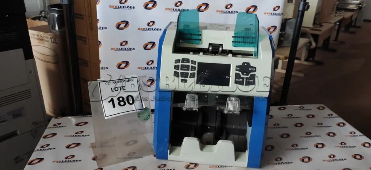 LOTE 180 - 01 MÁQUINA DE CONTAR DINHEIRO MARCA MAGNER. (NO ESTADO) ATENÇÃO! FAZER A VISITAÇÃO ANTES DE ARREMATAR, NÃO SABEMOS SE FUNCIONA, LEILÃO NÃO TEM GARANTIA E NEM DEVOLUÇÃO, SUJEITO A POSSÍVEIS AVARIAS VISÍVEIS/OCULTAS E/OU AUSÊNCIA DE COMPONENTES.