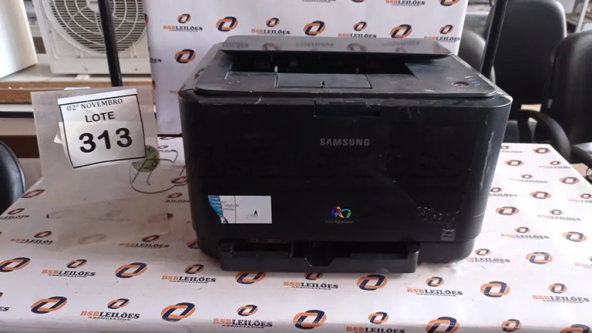 LOTE 313 - 01 IMPRESSORA MODELO CLP-315 COLORIDA MARCA SAMSUNG. (NO ESTADO) ATENÇÃO! FAZER A VISITAÇÃO ANTES DE ARREMATAR, NÃO SABEMOS SE FUNCIONA, LEILÃO NÃO TEM GARANTIA E NEM DEVOLUÇÃO, SUJEITO A POSSÍVEIS AVARIAS VISÍVEIS/OCULTAS E/OU AUSÊNCIA DE COMPONENTES.