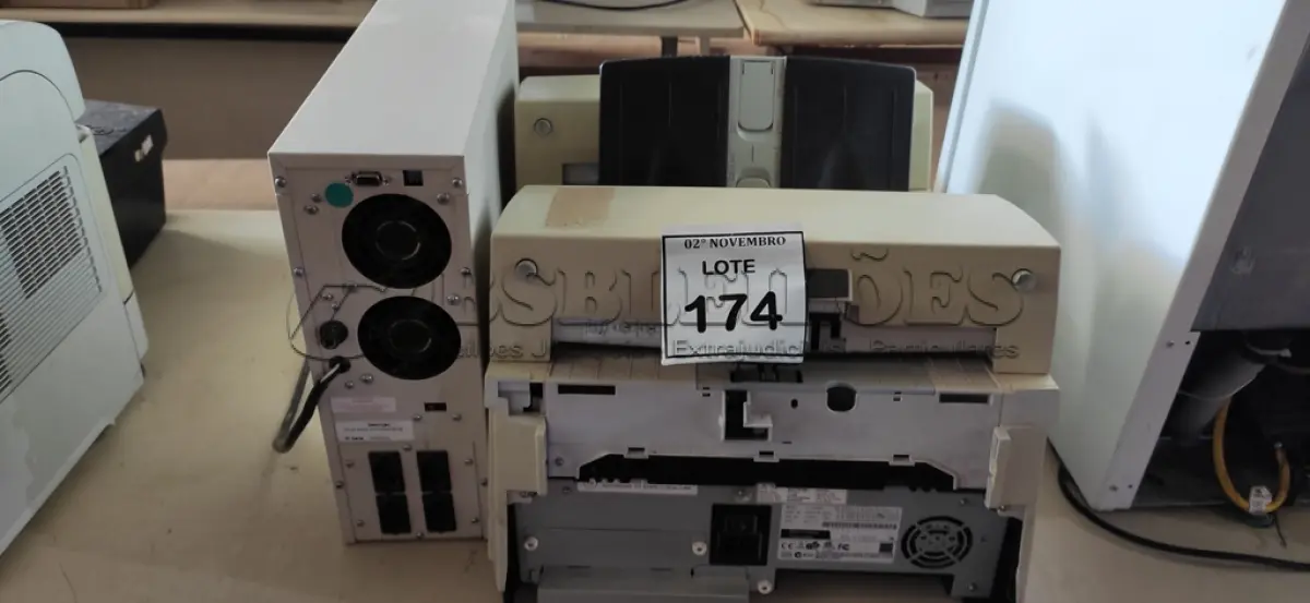 LOTE 174 - 02 SCANNERS DE DOCUMENTOS MARCA FUJITSU E 01 NOBREAK MARCA LACERDA. (NO ESTADO) ATENÇÃO! FAZER A VISITAÇÃO ANTES DE ARREMATAR, NÃO SABEMOS SE FUNCIONA, LEILÃO NÃO TEM GARANTIA E NEM DEVOLUÇÃO, SUJEITO A POSSÍVEIS AVARIAS VISÍVEIS/OCULTAS E/OU AUSÊNCIA DE COMPONENTES.