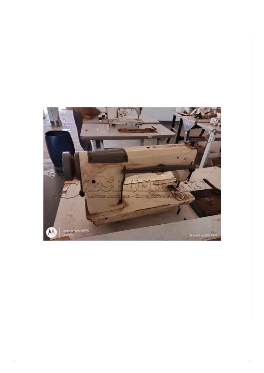 LOTE 077 - 03 MÁQUINAS DE COSTURA INDUSTRIAL, SENDO 01 DE  COSTURA COMPLETA  (TRAVETADEIRA), MESA,  MOTOR 380-3F, JUKI-LK-185OU 16804-1821-Q E 02 COMPLETA, MESA, MOTOR TRIF. MARCA SUNSTAR-KM123A. ( NO ESTADO DE CONSERVAÇÃO QUE SE ENCONTRAM);