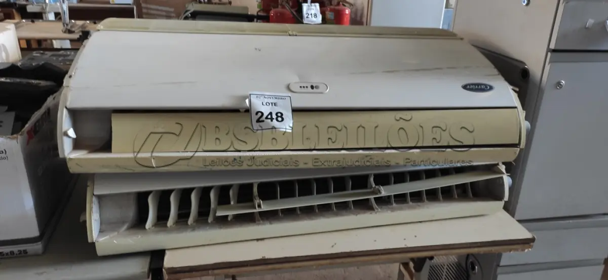 LOTE 248 - 02 EVAPORADORAS PARA RETIRADA DE PEÇAS. (NO ESTADO) ATENÇÃO! FAZER A VISITAÇÃO ANTES DE ARREMATAR, NÃO SABEMOS SE FUNCIONA, LEILÃO NÃO TEM GARANTIA E NEM DEVOLUÇÃO, SUJEITO A POSSÍVEIS AVARIAS VISÍVEIS/OCULTAS E/OU AUSÊNCIA DE COMPONENTES.