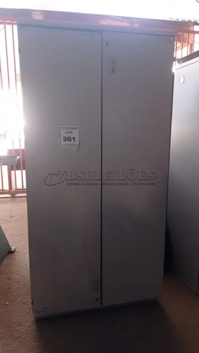 LOTE 361 - 01 ARMÁRIOS ALTO PARA PASTAS SUSPENSAS. (NO ESTADO) ATENÇÃO! FAZER A VISITAÇÃO ANTES DE ARREMATAR, NÃO SABEMOS SE FUNCIONA, LEILÃO NÃO TEM GARANTIA E NEM DEVOLUÇÃO, SUJEITO A POSSÍVEIS AVARIAS VISÍVEIS/OCULTAS E/OU AUSÊNCIA DE COMPONENTES.