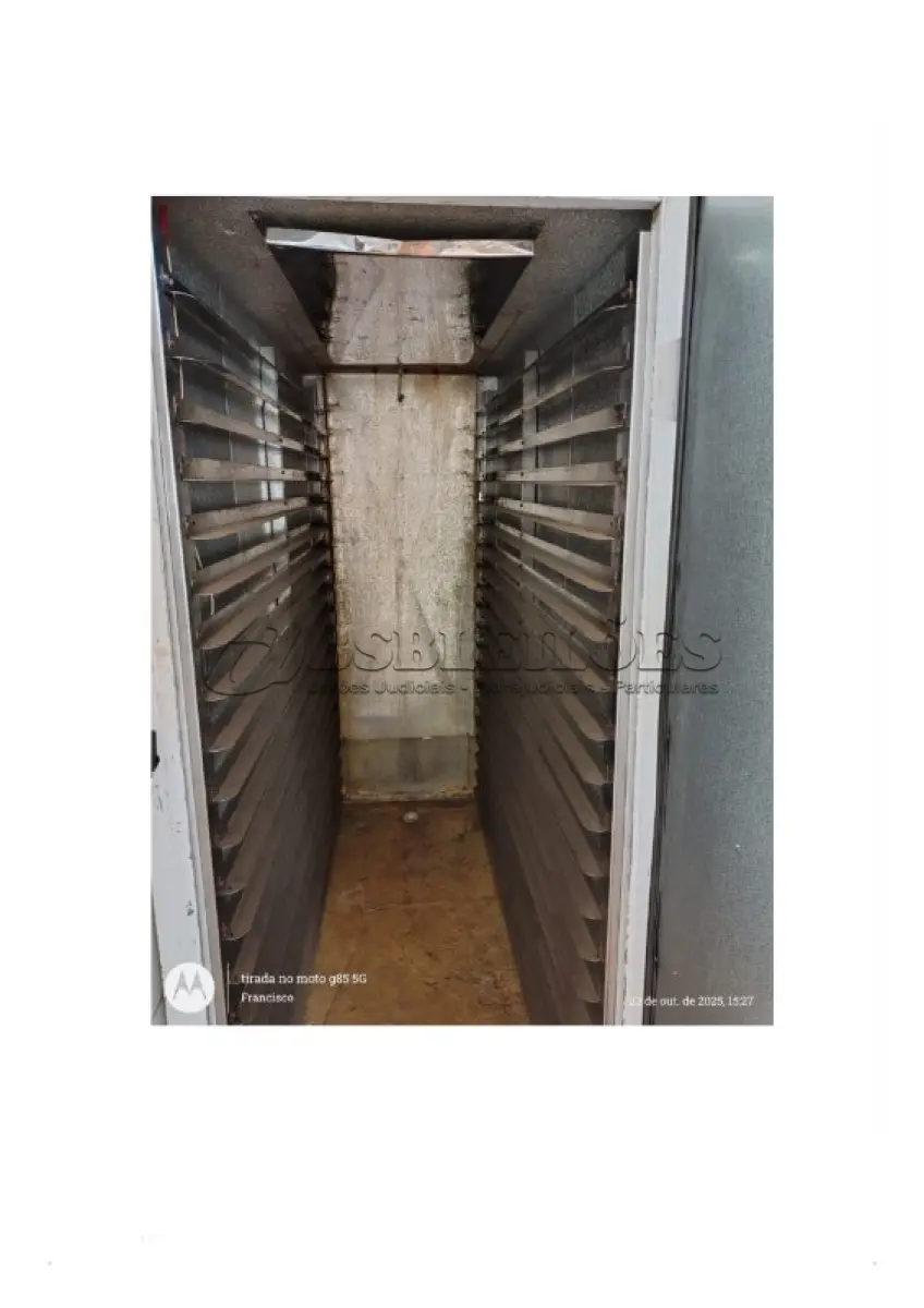 LOTE 100 - 01 CAMARA FERMENTAÇÃO DE MASSAS PANIFICAVEIS, CONTROLE DE TEMPERATURA E UMIDADE, 40 ASSADEIRAS DE 5 TIRAS LISAS DE 0,58X0,70 MONOFÁSICO, 220V, DTMENSO. (NO ESTADO DE CONSERVAÇÃO QUE SE ENCONTRA)