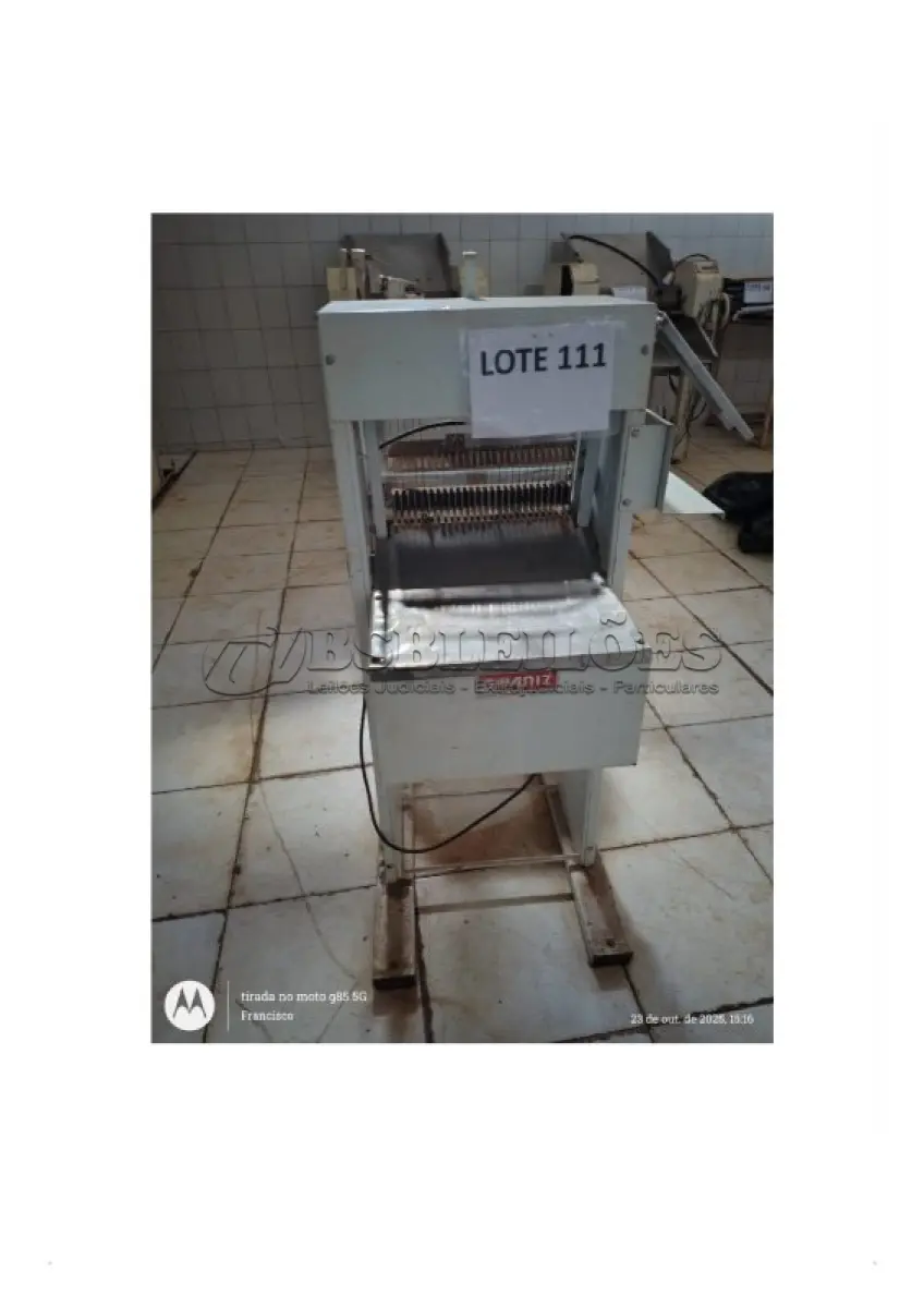 LOTE 111 - 01 FATIADEIRA P/ CORTE DE PAES DE ATÉ 355mm X65mmX24 mm, MOTOR 0,33 HP CAPACIDADE DE CORTE DE ATÉ 720 FORMAS MODELO FP12, MARCA G. PANIZ. (NO ESTADO DE CONSERVAÇÃO QUE SE ENCONTRA)