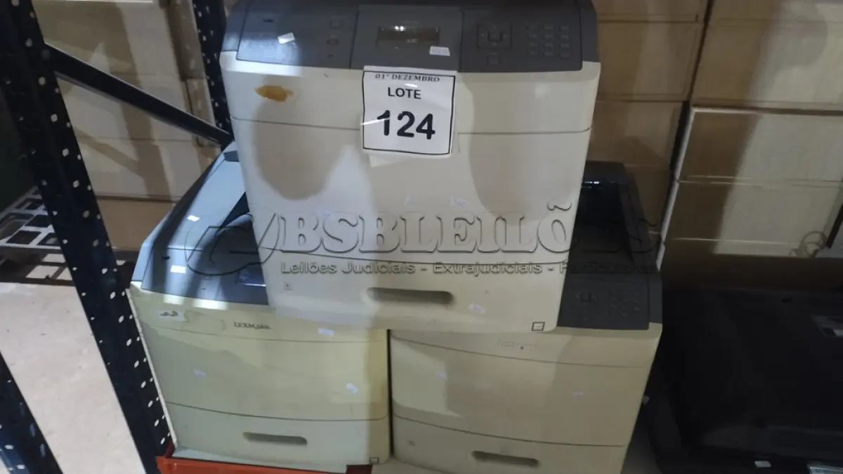 LOTE 124 - 03 IMPRESSORAS MARCA LEXMARK. (NO ESTADO) ATENÇÃO! FAZER A VISITAÇÃO ANTES DE ARREMATAR, NÃO SABEMOS SE FUNCIONA, LEILÃO NÃO TEM GARANTIA E NEM DEVOLUÇÃO, SUJEITO A POSSÍVEIS AVARIAS VISÍVEIS/OCULTAS E/OU AUSÊNCIA DE COMPONENTES.