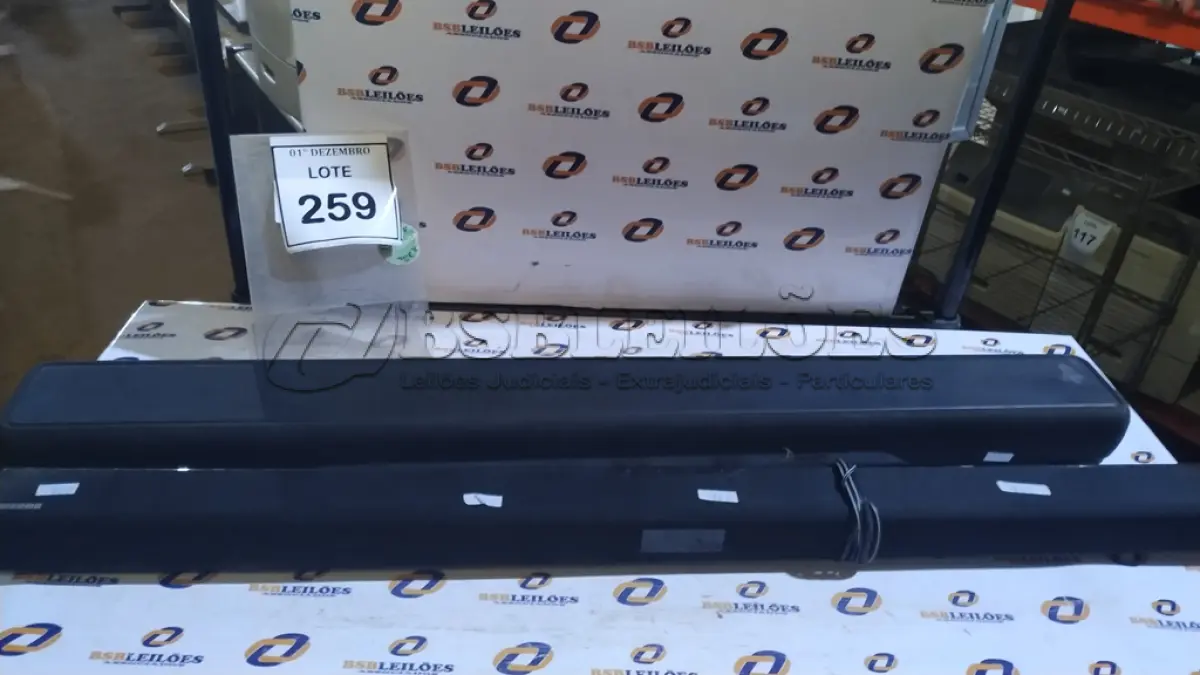 LOTE 259 - 01 SOUNDBAR MARCA SAMSUNG E 01 SISTEMA DE SOM SURROUND FRONTAL MARCA YAMAHA. (NO ESTADO) ATENÇÃO! FAZER A VISITAÇÃO ANTES DE ARREMATAR, NÃO SABEMOS SE FUNCIONA, LEILÃO NÃO TEM GARANTIA E NEM DEVOLUÇÃO, SUJEITO A POSSÍVEIS AVARIAS VISÍVEIS/OCULTAS E/OU AUSÊNCIA DE COMPONENTES.