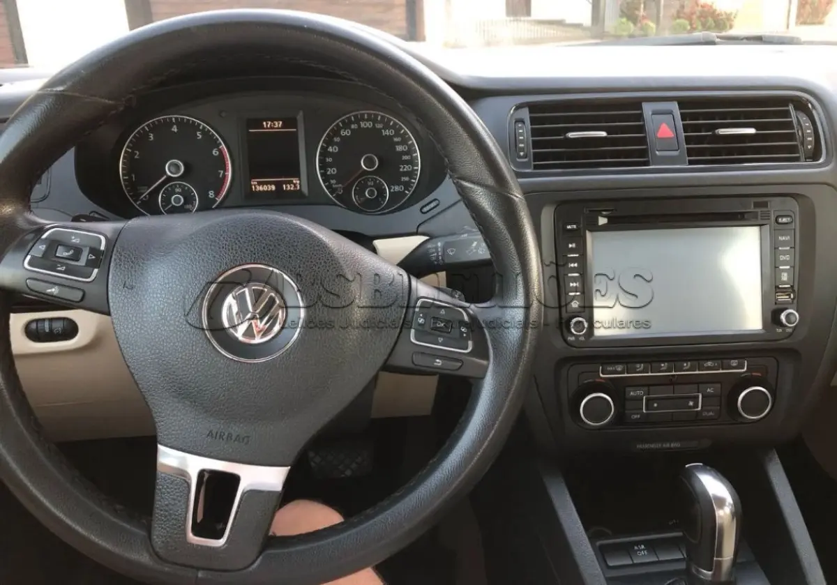 LOTE 362 - 01 VW/JETTA 2.0  ANO 2013, COR PRETA, FLEX (NO ESTADO)