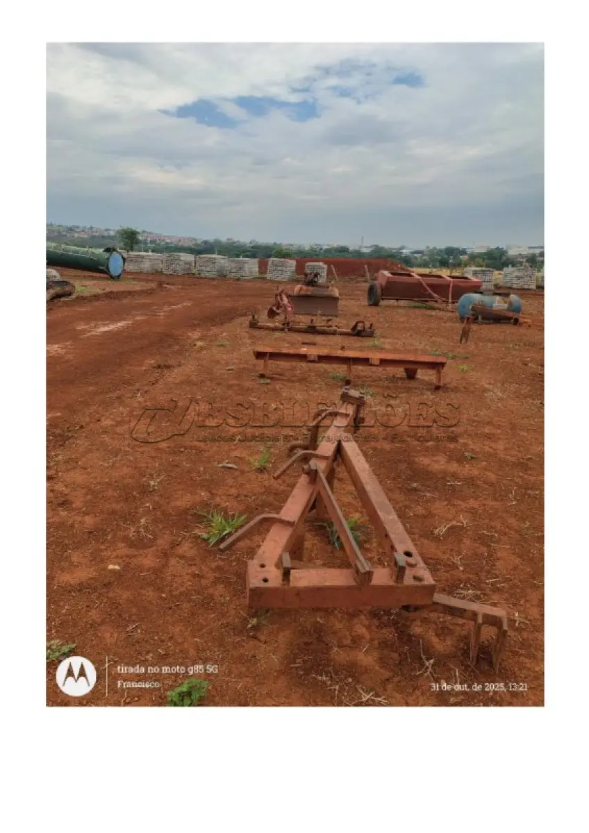 LOTE 115 - 19 INTENS DE IMPLEMENTOS AGRÍCOLAS, SENDO: 01 PULVERIZADOR DE INSETICIDA MARCA JACTO; 01 GRADE ARADORA; 01 ROÇADEIRA DE ARRASTRO MARCA AURE INRODA-SP 02; 02 PLANTADEIRAS E ADUBADEIRAS; 01 CULTIVADOR /ADUBADOR P/ PLANTIO C/ 4 DISCOS DUPLOS. C/ RESERVATORIO DUAS CAIXAS SIMPLES CHASSI 290CM MOD. ACD 4/2 (2900 MARCA BALDAN); 01 COLHEDEITADEIRA E PICADORA CARACTERISTICAS: CAPACIDADE DE PRODUÇÃO DE 20 A 25 TONELADAS OPÇÕES DE CORTE DE 5/8/11/14MM C/ AFIADOR DE FACAS E PINOS; 01 GRADE NIVELADORA; 02 ARADOS DE 03 DISCOS - MARCA IMASA; 01 CARROÇA DE MADEIRA; 01 GRADE ESTEREOADEIRA – ARADO; 01 ROÇADEIRA MASSEY PERKINS, MOD. 681; 02 GRADES ESTEREOADEIRA – ARADO; 02 LÂMINAS DE TRATOR; 01 BETONEIRA METALPAMA E 01 MISTURADOR DE RAÇÃO COM CAP. P/ 1000KG S/MOTOR, MARCA INCOMAGRI NOGUEIRA. (NO ESTADO DE CONSERVAÇÃO QUE SE ENCONTRAM)