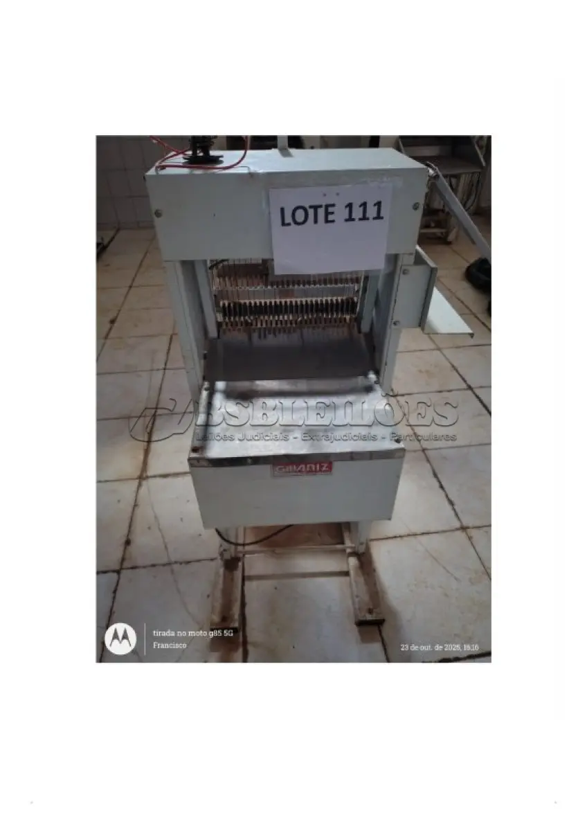 LOTE 111 - 01 FATIADEIRA P/ CORTE DE PAES DE ATÉ 355mm X65mmX24 mm, MOTOR 0,33 HP CAPACIDADE DE CORTE DE ATÉ 720 FORMAS MODELO FP12, MARCA G. PANIZ. (NO ESTADO DE CONSERVAÇÃO QUE SE ENCONTRA)