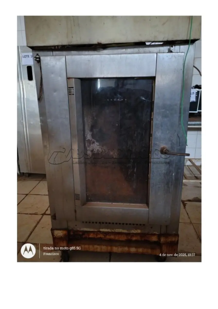 LOTE 093 - 10 ITENS DE MATERIAL DE PANIFICAÇÃO CONTENDO: 01 FORNO TURBO ELETRICO EM AÇO INOX E VISOR DE VIDRO PARA 10 ESTEIRAS, MOTOR DE 1 a 2 CV, MODELO FET 10, MARCA VENANCIO; 05 MESAS PARA MANIPULAÇÃO DE MASSAS PANIFICAÇÃO; 01 MESA DE AÇO PARA CORTE DE MASSA; 01 MODELADOR PARA PÃES, ELÉTRICO DE 220V, ANTICORROSIVO E ACABAMENTO EM AÇO INOX 430, DIMENSÕES: 1,25 x 0,74 x 0,74M, POTÊNCIA 0,37KW, TRIFASICO 380V.; 01 BALANÇA DIGITAL LCD C/ BLACKLIGHT E 5 DÍG DE PESO; ATE 20KG PRATO AÇO INOXIDÁVEL; FONTE FULL RANGE (90 A 240 VAC) TECLADO C/SINAL SONORO; BAT/ 210 HRS E 01 FATIADEIRA PARA PÃES ESPECIAIS. (NO ESTADO DE CONSERVAÇÃO QUE SE ENCONTRAM) 