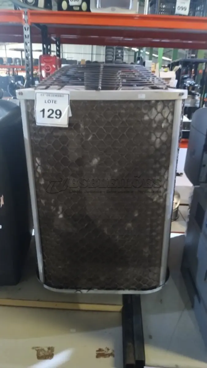 LOTE 129 - 01 CONDENSADORA MARCA CARRIER. (NO ESTADO) ATENÇÃO! FAZER A VISITAÇÃO ANTES DE ARREMATAR, NÃO SABEMOS SE FUNCIONA, LEILÃO NÃO TEM GARANTIA E NEM DEVOLUÇÃO, SUJEITO A POSSÍVEIS AVARIAS VISÍVEIS/OCULTAS E/OU AUSÊNCIA DE COMPONENTES.