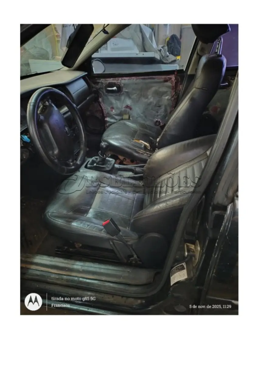 LOTE 126 - 01 VEÍCULO MARCA: CHEVROLET - MODELO: VECTRA VERSÃO GLS 04 PORTAS. COMBUSTÍVEL: GASOLINA - COR: PRETO. MODELO 2002 FABRICAÇÃO 2001 PLACA: JFP-2524 – RENAVAM 00772024723 – CHASSI Nº 9BGJK19HOZB118897. (NO ESTADO DE CONSERVAÇÃO QUE SE ENCONTRA)