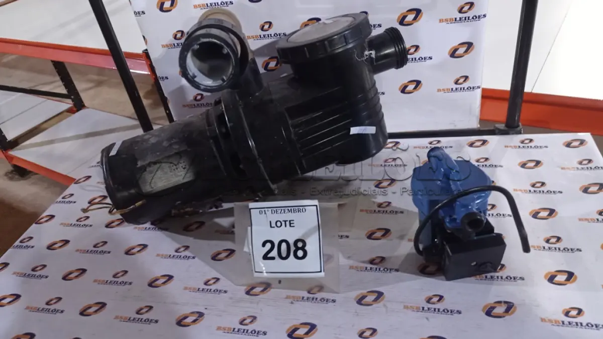 LOTE 208 - 01 MOTOR DE INDUÇÃO MONOFÁSICO E 01 BOMBA PRESSURIZADORA. (NO ESTADO) ATENÇÃO! FAZER A VISITAÇÃO ANTES DE ARREMATAR, NÃO SABEMOS SE FUNCIONA, LEILÃO NÃO TEM GARANTIA E NEM DEVOLUÇÃO, SUJEITO A POSSÍVEIS AVARIAS VISÍVEIS/OCULTAS E/OU AUSÊNCIA DE COMPONENTES.