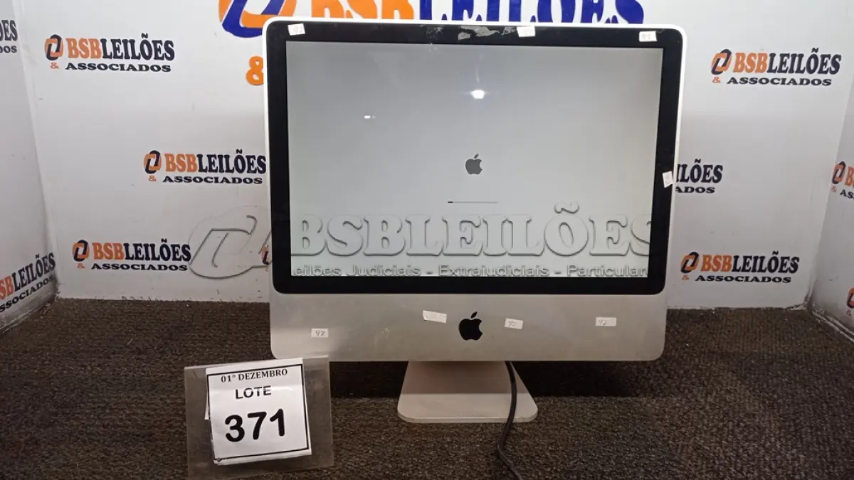 LOTE 371 - 01 IMAC APPLE. (NO ESTADO) ATENÇÃO! FAZER A VISITAÇÃO ANTES DE ARREMATAR, NÃO SABEMOS SE FUNCIONA, LEILÃO NÃO TEM GARANTIA E NEM DEVOLUÇÃO, SUJEITO A POSSÍVEIS AVARIAS VISÍVEIS/OCULTAS E/OU AUSÊNCIA DE COMPONENTES.