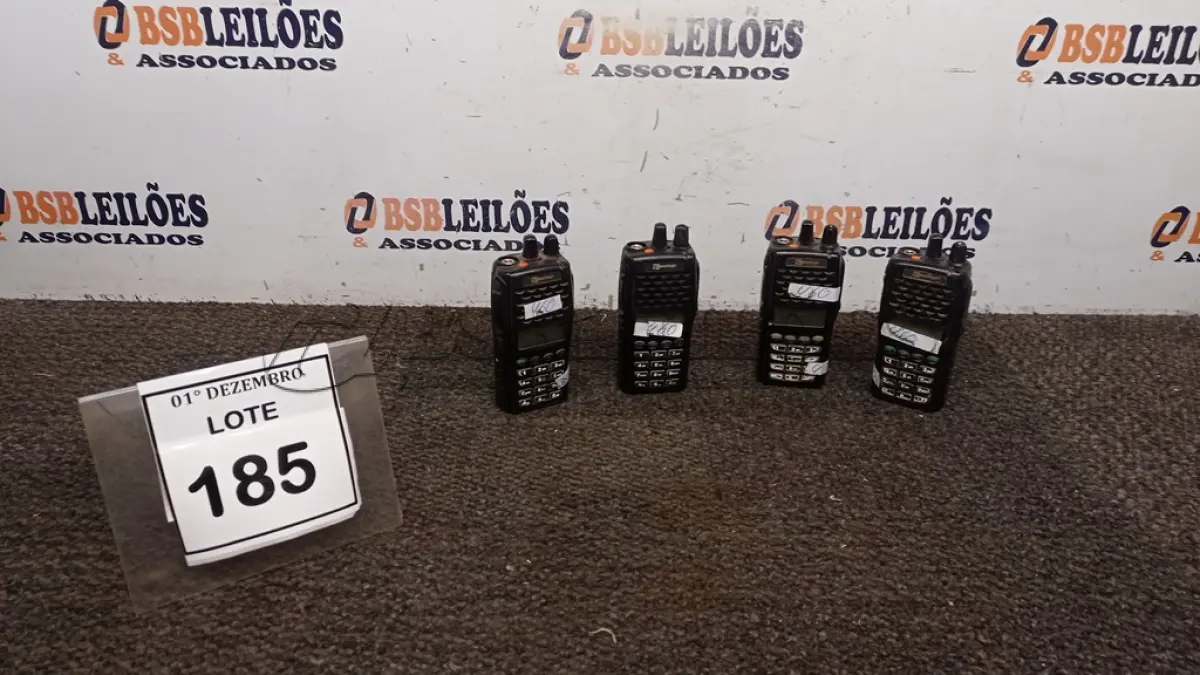 LOTE 185 - 04 RÁDIOS COMUNICADORES MARCA WMAR. (NO ESTADO) ATENÇÃO! FAZER A VISITAÇÃO ANTES DE ARREMATAR, NÃO SABEMOS SE FUNCIONA, LEILÃO NÃO TEM GARANTIA E NEM DEVOLUÇÃO, SUJEITO A POSSÍVEIS AVARIAS VISÍVEIS/OCULTAS E/OU AUSÊNCIA DE COMPONENTES.