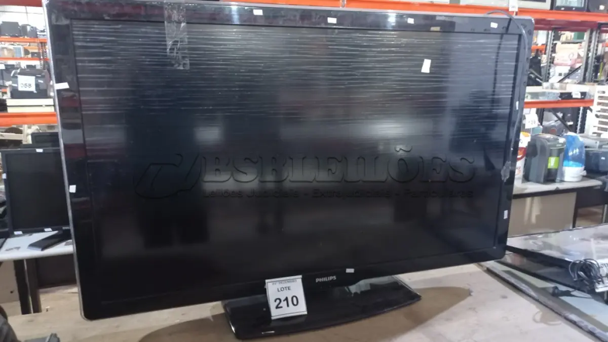 LOTE 210 - 01 TV LCD 62’’MARCA PHILIPS. (NO ESTADO) ATENÇÃO! FAZER A VISITAÇÃO ANTES DE ARREMATAR, NÃO SABEMOS SE FUNCIONA, LEILÃO NÃO TEM GARANTIA E NEM DEVOLUÇÃO, SUJEITO A POSSÍVEIS AVARIAS VISÍVEIS/OCULTAS E/OU AUSÊNCIA DE COMPONENTES.