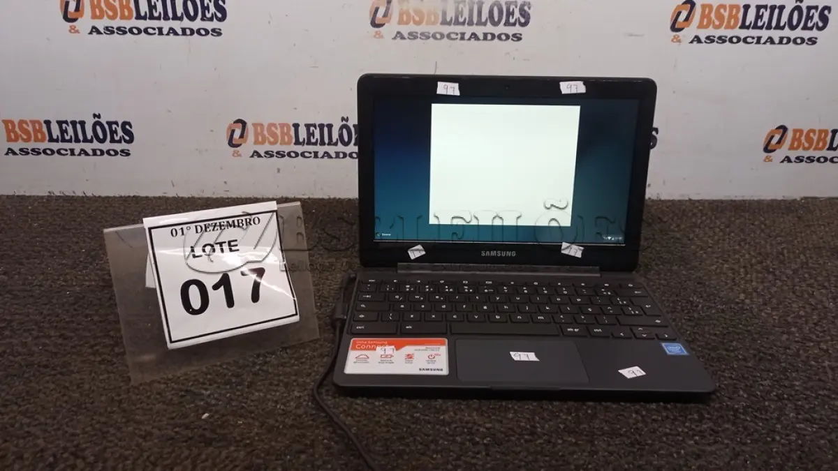 LOTE 017 - 01 NOTEBOOK 16GB TELA 11.6’’. (NO ESTADO) ATENÇÃO! FAZER A VISITAÇÃO ANTES DE ARREMATAR, NÃO SABEMOS SE FUNCIONA, LEILÃO NÃO TEM GARANTIA E NEM DEVOLUÇÃO, SUJEITO A POSSÍVEIS AVARIAS VISÍVEIS/OCULTAS E/OU AUSÊNCIA DE COMPONENTES.