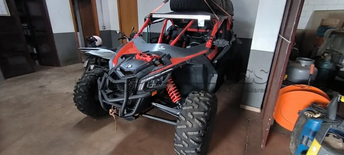 LOTE 138 - 01 VEÍCULO CAN-AM MAVERICK X3 XRS; ANO 2018. (NO ESTADO) ATENÇÃO! FAZER A VISITAÇÃO ANTES DE ARREMATAR, NÃO SABEMOS SE FUNCIONA, LEILÃO NÃO TEM GARANTIA E NEM DEVOLUÇÃO, SUJEITO A POSSÍVEIS AVARIAS VISÍVEIS/OCULTAS E/OU AUSÊNCIA DE COMPONENTES.
