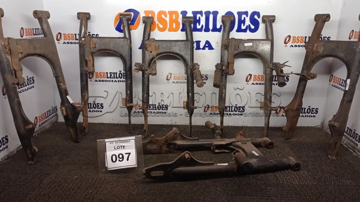 LOTE 097 - 06 BALANÇAS DE MOTO. (NO ESTADO) ATENÇÃO! FAZER A VISITAÇÃO ANTES DE ARREMATAR, NÃO SABEMOS SE FUNCIONA, LEILÃO NÃO TEM GARANTIA E NEM DEVOLUÇÃO, SUJEITO A POSSÍVEIS AVARIAS VISÍVEIS/OCULTAS E/OU AUSÊNCIA DE COMPONENTES.
