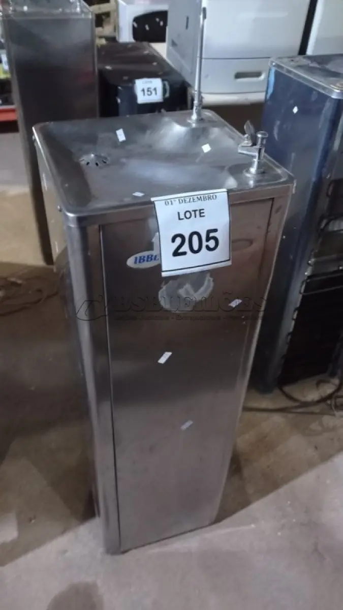 LOTE 205 - 01 BEBEDOURO EM INOX MARCA IBBL. (NO ESTADO) ATENÇÃO! FAZER A VISITAÇÃO ANTES DE ARREMATAR, NÃO SABEMOS SE FUNCIONA, LEILÃO NÃO TEM GARANTIA E NEM DEVOLUÇÃO, SUJEITO A POSSÍVEIS AVARIAS VISÍVEIS/OCULTAS E/OU AUSÊNCIA DE COMPONENTES.