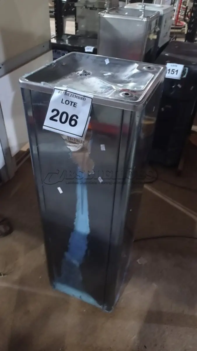LOTE 206 - 01 BEBEDOURO EM INOX MARCA IBBL. (NO ESTADO) ATENÇÃO! FAZER A VISITAÇÃO ANTES DE ARREMATAR, NÃO SABEMOS SE FUNCIONA, LEILÃO NÃO TEM GARANTIA E NEM DEVOLUÇÃO, SUJEITO A POSSÍVEIS AVARIAS VISÍVEIS/OCULTAS E/OU AUSÊNCIA DE COMPONENTES.