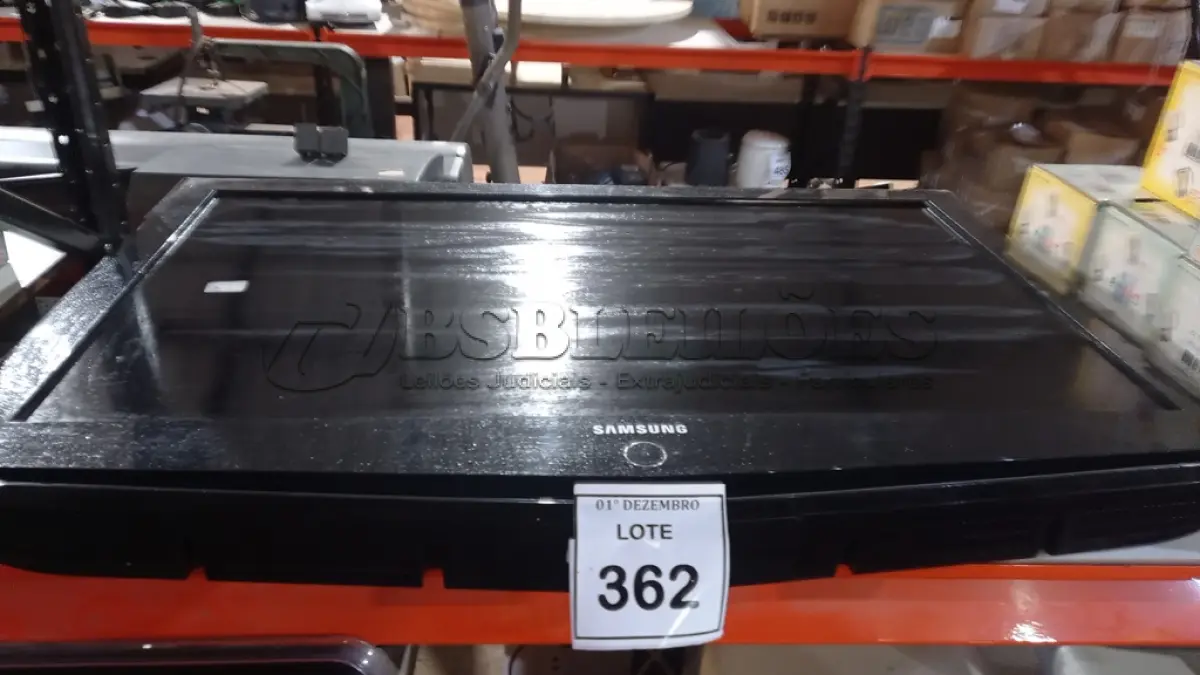 LOTE 362 - 01 TV LCD 40’’ MARCA SAMSUNG E 01 TV LCD 42’’ MARCA PHILIPS. (NO ESTADO) ATENÇÃO! FAZER A VISITAÇÃO ANTES DE ARREMATAR, NÃO SABEMOS SE FUNCIONA, LEILÃO NÃO TEM GARANTIA E NEM DEVOLUÇÃO, SUJEITO A POSSÍVEIS AVARIAS VISÍVEIS/OCULTAS E/OU AUSÊNCIA DE COMPONENTES.