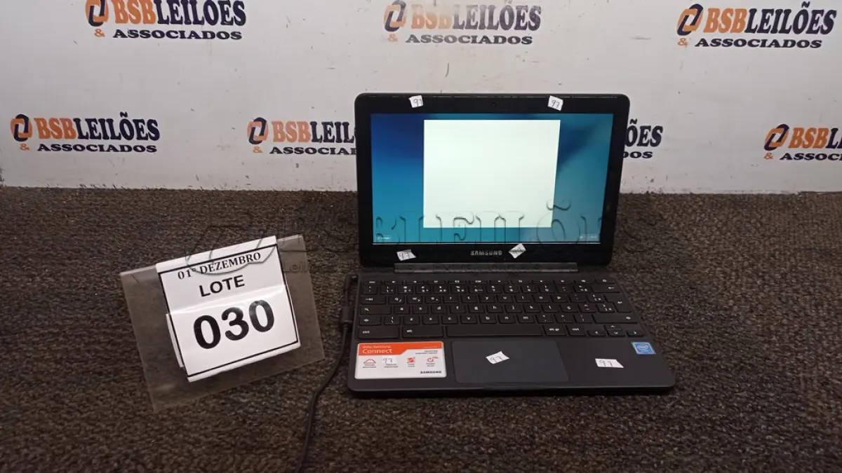 LOTE 030 - 01 NOTEBOOK 16GB TELA 11.6’’ COM FONTE. (NO ESTADO) ATENÇÃO! FAZER A VISITAÇÃO ANTES DE ARREMATAR, NÃO SABEMOS SE FUNCIONA, LEILÃO NÃO TEM GARANTIA E NEM DEVOLUÇÃO, SUJEITO A POSSÍVEIS AVARIAS VISÍVEIS/OCULTAS E/OU AUSÊNCIA DE COMPONENTES.