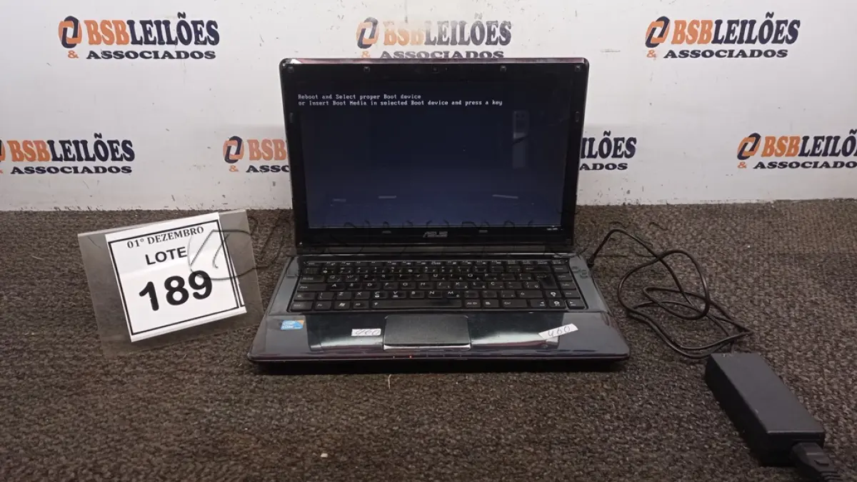 LOTE 189 - 01 NOTEBOOK MARCA ASUS COM FONTE. (NO ESTADO) ATENÇÃO! FAZER A VISITAÇÃO ANTES DE ARREMATAR, NÃO SABEMOS SE FUNCIONA, LEILÃO NÃO TEM GARANTIA E NEM DEVOLUÇÃO, SUJEITO A POSSÍVEIS AVARIAS VISÍVEIS/OCULTAS E/OU AUSÊNCIA DE COMPONENTES.