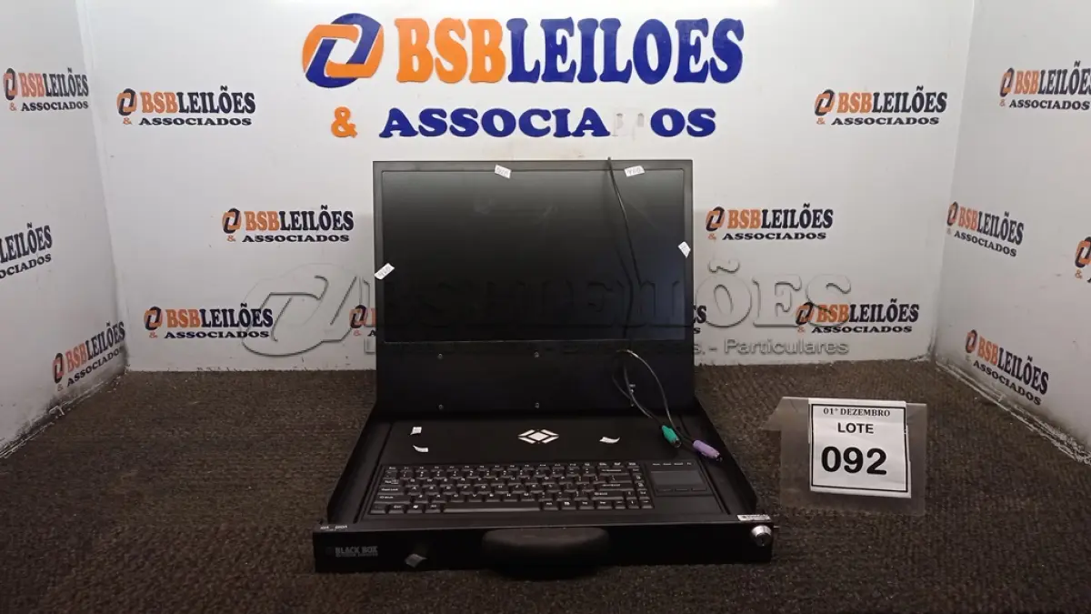 LOTE 092 - 01 CONSOLE KVM DE MONTAGEM DE RACK. (NO ESTADO) ATENÇÃO! FAZER A VISITAÇÃO ANTES DE ARREMATAR, NÃO SABEMOS SE FUNCIONA, LEILÃO NÃO TEM GARANTIA E NEM DEVOLUÇÃO, SUJEITO A POSSÍVEIS AVARIAS VISÍVEIS/OCULTAS E/OU AUSÊNCIA DE COMPONENTES.