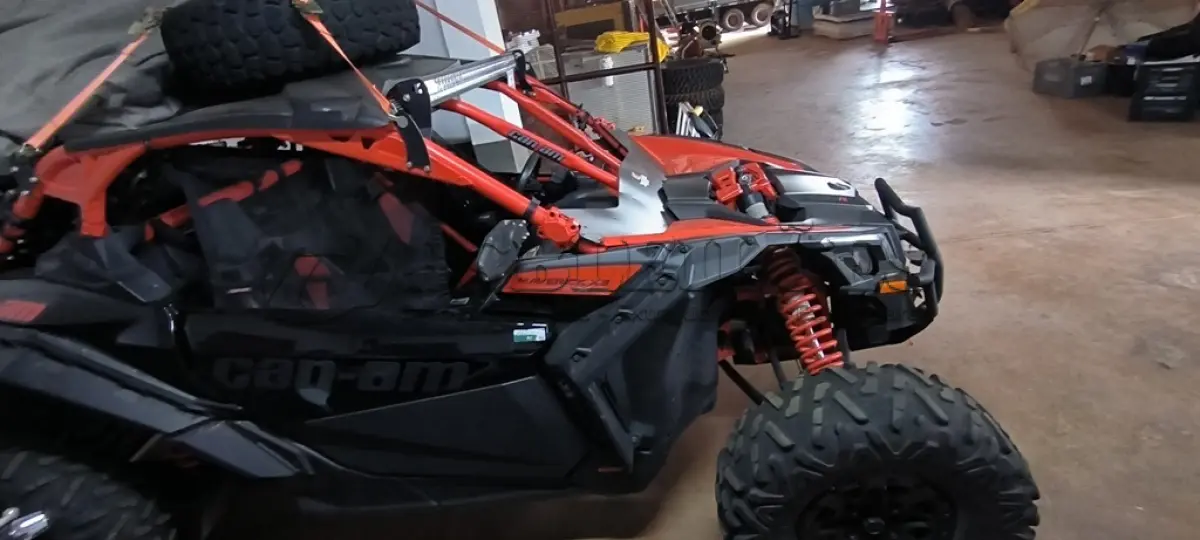 LOTE 138 - 01 VEÍCULO CAN-AM MAVERICK X3 XRS; ANO 2018. (NO ESTADO) ATENÇÃO! FAZER A VISITAÇÃO ANTES DE ARREMATAR, NÃO SABEMOS SE FUNCIONA, LEILÃO NÃO TEM GARANTIA E NEM DEVOLUÇÃO, SUJEITO A POSSÍVEIS AVARIAS VISÍVEIS/OCULTAS E/OU AUSÊNCIA DE COMPONENTES.