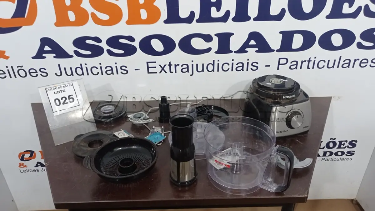 LOTE 025 - 01 LIQUIDIFICADOR MARCA MONDIAL. (NO ESTADO) ATENÇÃO! FAZER A VISITAÇÃO ANTES DE ARREMATAR, NÃO SABEMOS SE FUNCIONA, LEILÃO NÃO TEM GARANTIA E NEM DEVOLUÇÃO, SUJEITO A POSSÍVEIS AVARIAS VISÍVEIS/OCULTAS E/OU AUSÊNCIA DE COMPONENTES.