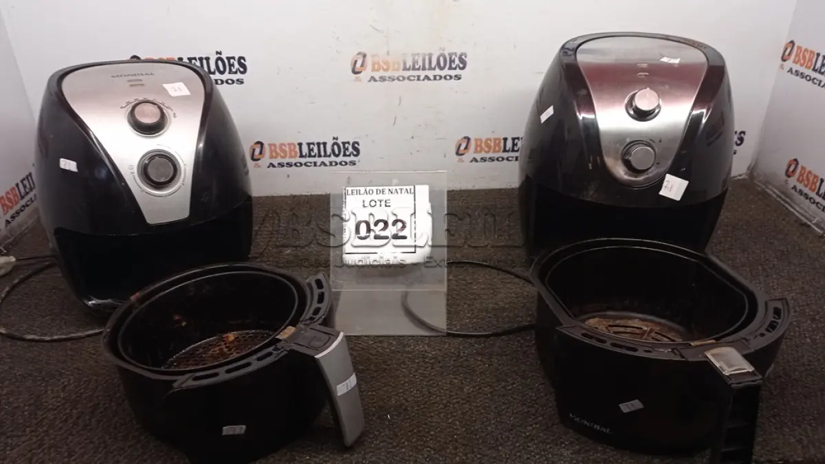 LOTE 022 - 02 AIR FRYERS. (NO ESTADO) ATENÇÃO! FAZER A VISITAÇÃO ANTES DE ARREMATAR, NÃO SABEMOS SE FUNCIONA, LEILÃO NÃO TEM GARANTIA E NEM DEVOLUÇÃO, SUJEITO A POSSÍVEIS AVARIAS VISÍVEIS/OCULTAS E/OU AUSÊNCIA DE COMPONENTES.