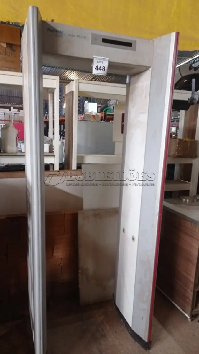 LOTE 448 - 01 PORTAL DETECTOR E MATAIS MODELO RASPICAN/METOR 200 HS. (NO ESTADO) ATENÇÃO! FAZER A VISITAÇÃO ANTES DE ARREMATAR, NÃO SABEMOS SE FUNCIONA, LEILÃO NÃO TEM GARANTIA E NEM DEVOLUÇÃO, SUJEITO A POSSÍVEIS AVARIAS VISÍVEIS/OCULTAS E/OU AUSÊNCIA DE COMPONENTES.
