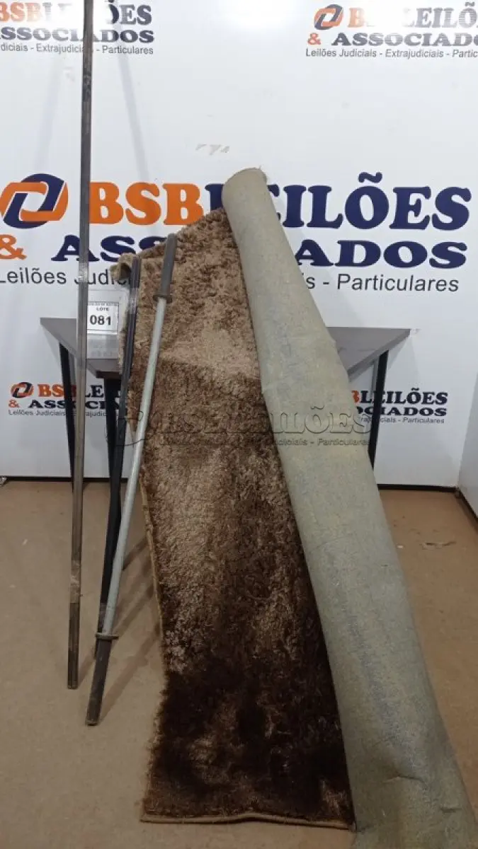LOTE 081 - 01 TAPETE, 04 BARRAS DE FERRO E 01 BARRA DE FERRO PAR EXERCÍCIOS. (NO ESTADO) ATENÇÃO! FAZER A VISITAÇÃO ANTES DE ARREMATAR, NÃO SABEMOS SE FUNCIONA, LEILÃO NÃO TEM GARANTIA E NEM DEVOLUÇÃO, SUJEITO A POSSÍVEIS AVARIAS VISÍVEIS/OCULTAS E/OU AUSÊNCIA DE COMPONENTES.