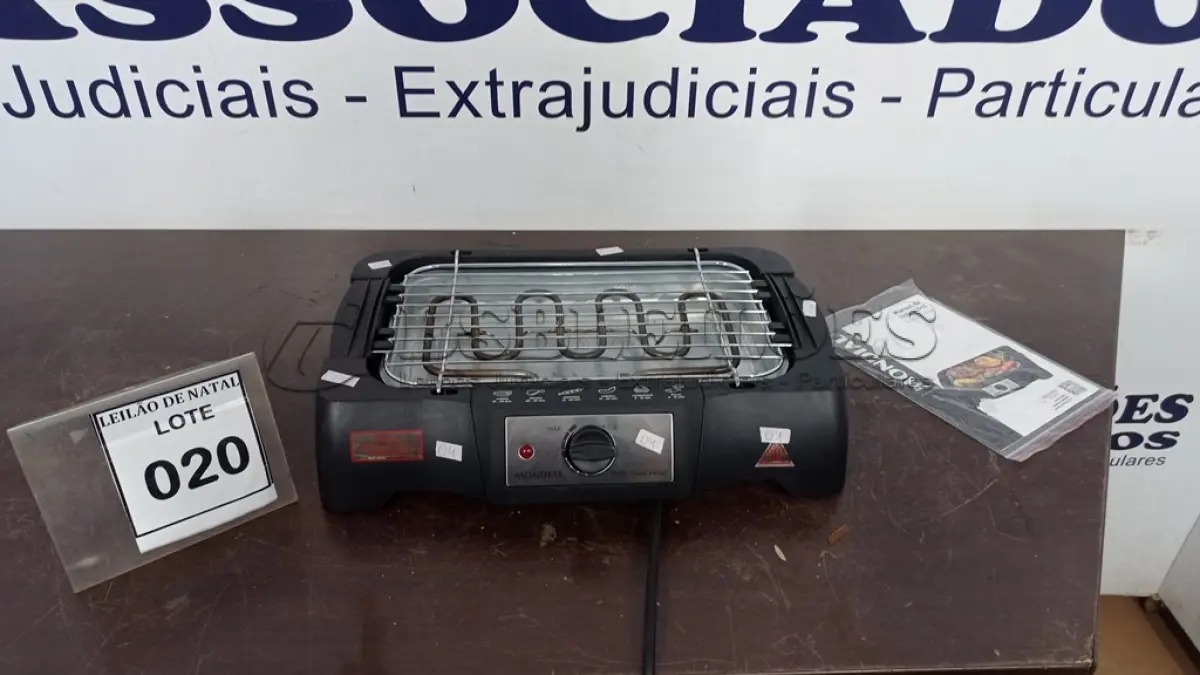 LOTE 020 - 01 CHURRASQUEIRA ELÉTRICA MARCA MONDIAL. (NO ESTADO) ATENÇÃO! FAZER A VISITAÇÃO ANTES DE ARREMATAR, NÃO SABEMOS SE FUNCIONA, LEILÃO NÃO TEM GARANTIA E NEM DEVOLUÇÃO, SUJEITO A POSSÍVEIS AVARIAS VISÍVEIS/OCULTAS E/OU AUSÊNCIA DE COMPONENTES.
