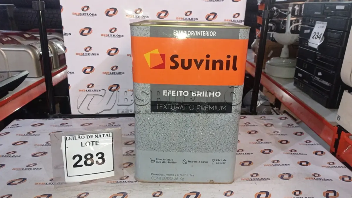 LOTE 283 - 01 LATA DE TEXTURATTO PREMIUM EFEITO BRILHO 28KG NA COR PRETO MARCA SUVINIL. (NO ESTADO) ATENÇÃO! FAZER A VISITAÇÃO ANTES DE ARREMATAR, NÃO SABEMOS SE FUNCIONA, LEILÃO NÃO TEM GARANTIA E NEM DEVOLUÇÃO, SUJEITO A POSSÍVEIS AVARIAS VISÍVEIS/OCULTAS E/OU AUSÊNCIA DE COMPONENTES.