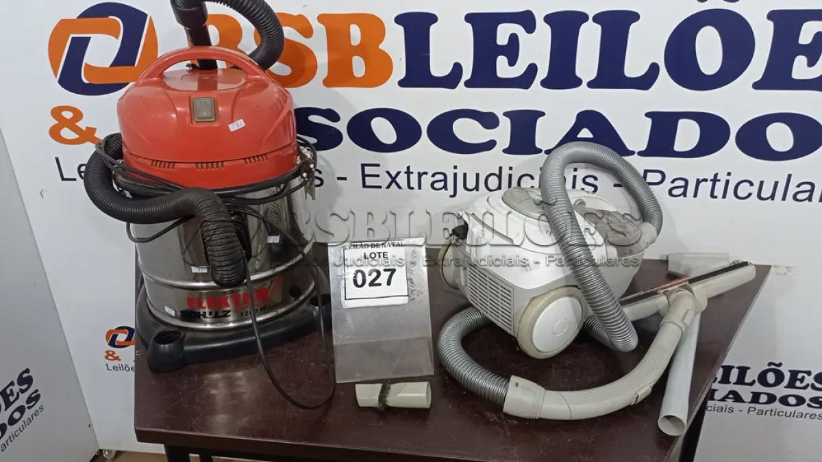 LOTE 027 - 01 ASPIRADOR DE ÁGUA E PÓ MARCA SCHULZ E 01 ASPIRADOR DE PÓ MARCA ELECTROLUX. (NO ESTADO) ATENÇÃO! FAZER A VISITAÇÃO ANTES DE ARREMATAR, NÃO SABEMOS SE FUNCIONA, LEILÃO NÃO TEM GARANTIA E NEM DEVOLUÇÃO, SUJEITO A POSSÍVEIS AVARIAS VISÍVEIS/OCULTAS E/OU AUSÊNCIA DE COMPONENTES.