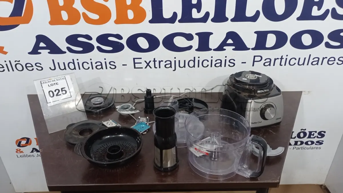 LOTE 025 - 01 LIQUIDIFICADOR MARCA MONDIAL. (NO ESTADO) ATENÇÃO! FAZER A VISITAÇÃO ANTES DE ARREMATAR, NÃO SABEMOS SE FUNCIONA, LEILÃO NÃO TEM GARANTIA E NEM DEVOLUÇÃO, SUJEITO A POSSÍVEIS AVARIAS VISÍVEIS/OCULTAS E/OU AUSÊNCIA DE COMPONENTES.