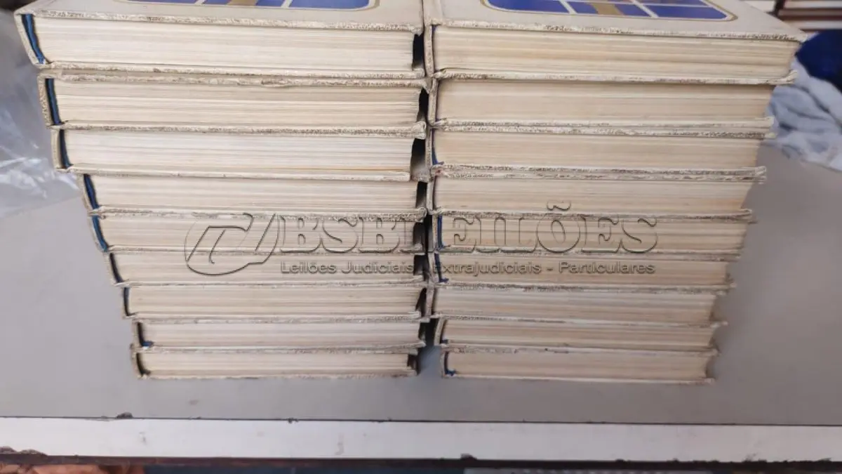LOTE 007 - 01 COLEÇÃO - NOVO TESOURO DA JUVENTUDE 18 VOLUMES. (NO ESTADO) ATENÇÃO! FAZER A VISITAÇÃO ANTES DE ARREMATAR, NÃO SABEMOS SE FUNCIONA, LEILÃO NÃO TEM GARANTIA E NEM DEVOLUÇÃO, SUJEITO A POSSÍVEIS AVARIAS VISÍVEIS/OCULTAS E/OU AUSÊNCIA DE COMPONENTES.