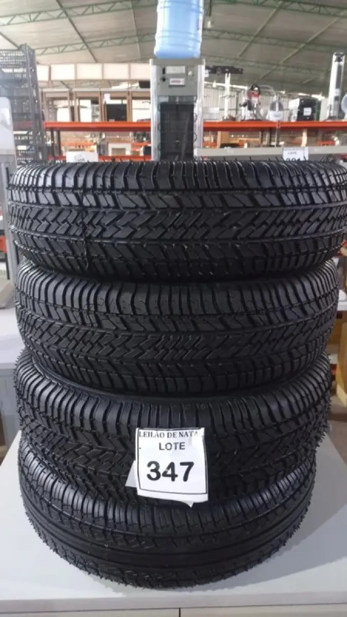 LOTE 347 - 03 PNEUS REMOLD MEDIDA 185/70 R14. (NO ESTADO) ATENÇÃO! FAZER A VISITAÇÃO ANTES DE ARREMATAR, NÃO SABEMOS SE FUNCIONA, LEILÃO NÃO TEM GARANTIA E NEM DEVOLUÇÃO, SUJEITO A POSSÍVEIS AVARIAS VISÍVEIS/OCULTAS E/OU AUSÊNCIA DE COMPONENTES.