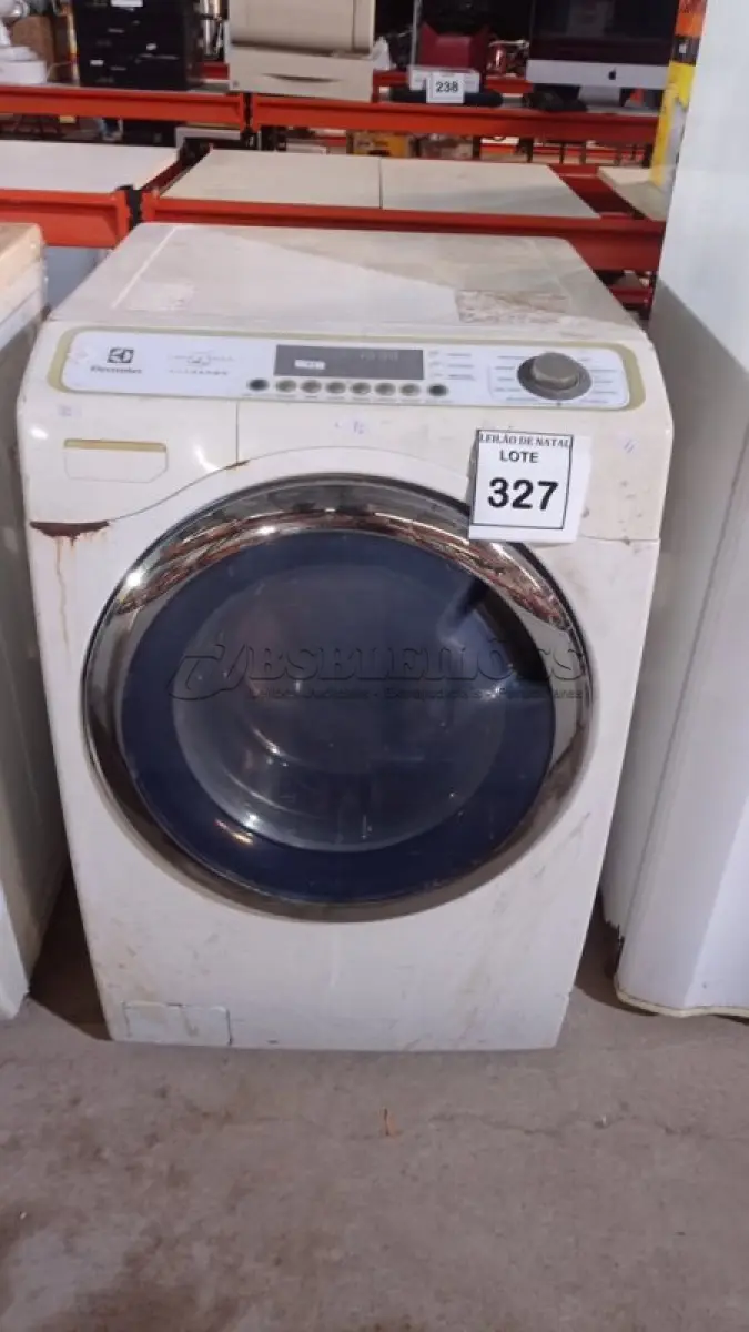 LOTE 327 - 01 MÁQUINA LAVA E SECA MARCA ELECTROLUX. (NO ESTADO) ATENÇÃO! FAZER A VISITAÇÃO ANTES DE ARREMATAR, NÃO SABEMOS SE FUNCIONA, LEILÃO NÃO TEM GARANTIA E NEM DEVOLUÇÃO, SUJEITO A POSSÍVEIS AVARIAS VISÍVEIS/OCULTAS E/OU AUSÊNCIA DE COMPONENTES.