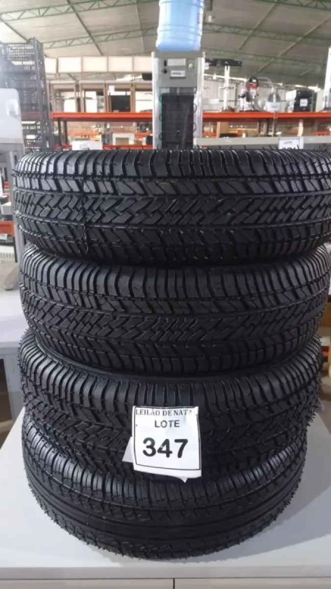 LOTE 347 - 03 PNEUS REMOLD MEDIDA 185/70 R14. (NO ESTADO) ATENÇÃO! FAZER A VISITAÇÃO ANTES DE ARREMATAR, NÃO SABEMOS SE FUNCIONA, LEILÃO NÃO TEM GARANTIA E NEM DEVOLUÇÃO, SUJEITO A POSSÍVEIS AVARIAS VISÍVEIS/OCULTAS E/OU AUSÊNCIA DE COMPONENTES.