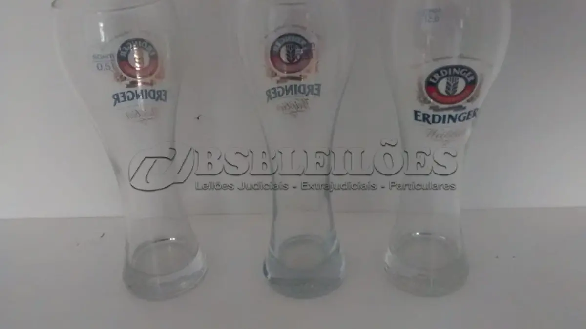 LOTE 012 - 03 COPOS\TAÇA DE CERVEJA ALEMÃ ERDINGER. (NO ESTADO) ATENÇÃO! FAZER A VISITAÇÃO ANTES DE ARREMATAR, NÃO SABEMOS SE FUNCIONA, LEILÃO NÃO TEM GARANTIA E NEM DEVOLUÇÃO, SUJEITO A POSSÍVEIS AVARIAS VISÍVEIS/OCULTAS E/OU AUSÊNCIA DE COMPONENTES.